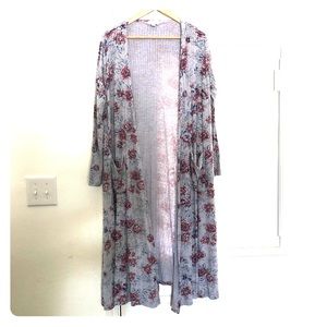 LuLaRoe Sarah Med Floral/Gray background stretchy!